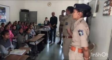 લાઠી: લીલીયા તથા દામનગર પોલીસ દ્વારા “MISSION SMILE” અંતર્ગત બાળકોને ગુડ ટચ–બેડ ટચની આપી સમજ