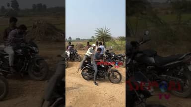 ద్విచక్ర వాహనంపై వెళ్ళి క్షేత్రస్థాయిలో భూభారతి దరఖాస్తులను పరిశీలించిన జిల్లా కలెక్టర్ బి.యం సంతోష్