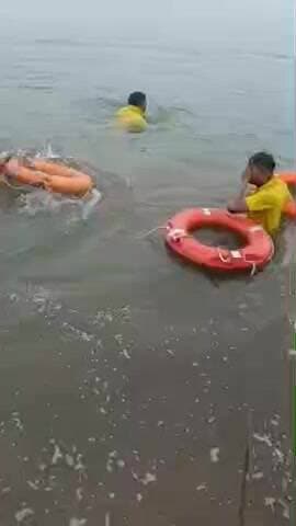 ବାଲିିଅନ୍ତା: କୁଆଖାଇ ରେ ବୁଡିଗଲେ
ଦୁଇ ଯୁବକ,ଘଟଣା ସ୍ଥଳରେ ଅଗ୍ନିସମ ବାହିନୀ ପହଂଚି ଦୁଇ ଯୁବକଙ୍କୁ ଉଦ୍ଧାର କରି ମେଡିକାଲ ରେ କଲେ ଭର୍ତି