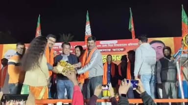 সুতাহাটা: সুতাহাটা হোড়খালিতে বিজেপি পরিবর্তন সভা।সেই সভায় উপস্থিত বিজেপি নেতা রুদ্রনীল ঘোষ,প্রক্তন সাংসদ দিব্যেন্দু অধিকারী