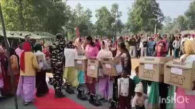 हेरहंज: एसएसबी ने मेराल में नागरिक कल्याण कार्यक्रम के तहत विजेता टीम को पुरस्कार और ग्रामीणों को सामग्री वितरित की