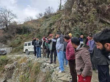 : सुनारा–कुंडी सड़क बहाली की दिशा में ठोस पहल, शीघ्र बहाल होगी बस सेवा---ललित ठाकुर
हिमाचल 84 टीवी ब्यूरो ----- चंबा
...