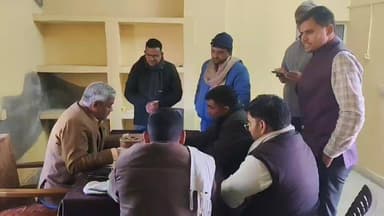 खाजूवाला: जन स्वास्थ्य अभियांत्रिकी विभाग द्वारा वर्षों पुराने बकाया पानी के बिल एक साथ जारी करने पर हुआ विरोध