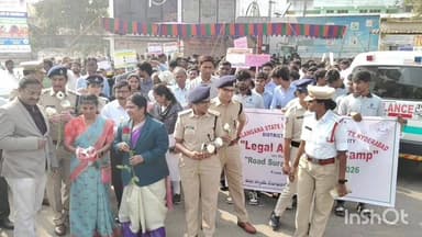 పోచం మైదానం లో రోడ్డు భద్రత వారోత్సవాల్లో భాగంగా ప్రత్యేక సదస్సు పాల్గొన్న జిల్లా అధికారులు.