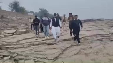 सेवढ़ा: सेंवढा विधायक ने अधिकारियों के साथ निर्माणाधीन सिंधु नदी पुल का निरीक्षण किया, सनकुआ धाम के विकास कार्यों का जायजा लिया