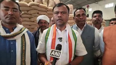 लोहंडीगुडा: गीदम वेयर हाउस में पीडीएस चावल में लगे कीड़ों पर PCC अध्यक्ष दीपक बैज ने सरकार पर उठाए सवाल