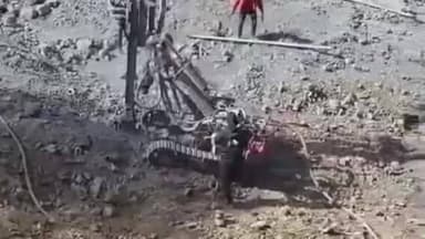 कुंडम: ग्राम अमझर में ब्लास्टिंग से घरों में आई दरारें, क्षेत्रवासियों ने पूछा- ये विकास है या विनाश?