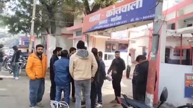 महोबा: महोबा में व्यापारियों और ग्राहकों का करोड़ों रुपये का सोना-चांदी लेकर फरार हुआ सर्राफा कारोबारी, पुलिस से लगाई गुहार