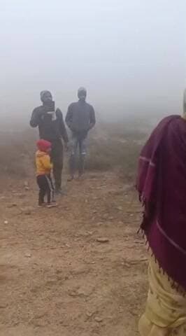 वन क्षेत्र में ईंट भट्टे पर कार्यवाही करने गया महकमा महिला गुहार लगाती रही रोती बिलखती रही लेकिन वन विभाग का कोई भी अधि