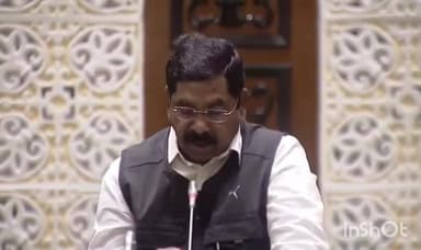 వర్ధన్నపేట ఎమ్మెల్యే కేఆర్ నాగరాజు స్పీకర్ను మరిన్ని ఎలక్ట్రిక్ బస్సులు ఇవ్వాలని కోరారు