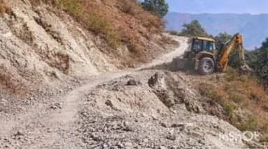 बेतालघाट: PMGSY में स्वीकृत होने के बावजूद बसगाँव जिनोली मोटर मार्ग बदहाल, तीन साल से मलबा नहीं हुआ खत्म