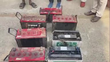 মহম্মদবাজার: চুরি যাওয়া টোটোর ব্যাটারি উদ্ধার করে মালিকের হাতে ফিরিয়ে দিল মহাম্মদ বাজার থানার পুলিশ