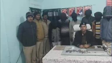 कुटुंबा: कुटुंबा थाना की पुलिस ने समकालीन अभियान के तहत अलग-अलग जगह पर छापेमारी कर 6 वारंटियों को किया गिरफ्तार