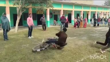 चौसा: चौसा मुख्यालय स्थित जनता उच्च विद्यालय में सड़क दुर्घटनाओं से बचाव के लिए मॉकड्रिल का आयोजन