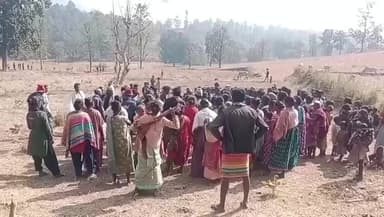 गोइलकेरा: गोईलकेरा के सोवां गांव में जंगली हाथी ने चार लोगों को कुचलकर मार डाला