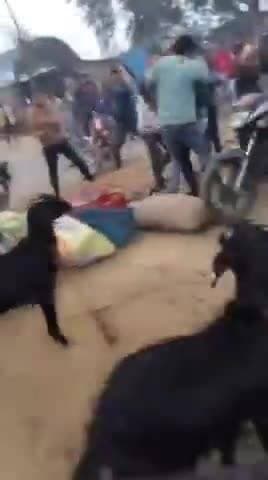 महोली: हैदरपुर बाजार में विवाद के चलते दो पक्षों के बीच जमकर मारपीट, वीडियो सोशल मीडिया पर हुआ वायरल