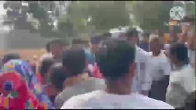 নামখানা: নামখানায় বিক্ষোভে মুখে পড়লেন সুন্দরবন উন্নয়ন মন্ত্রী বঙ্কিমচন্দ্র হাজরা