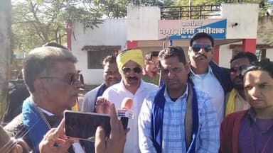 जिंदगी एक जंगल हैं
जीना चाहते हो तो लडना सिखो ।।
बचना नही .....??
#उलगूलानजिंन्दावाद
#लोधीविपिनवर्मा
#युवासमाजसेवी
#...