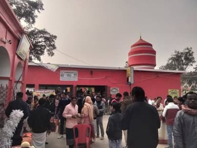 কিরিটেশ্বরী মন্দিরে মেলা চলছে ।