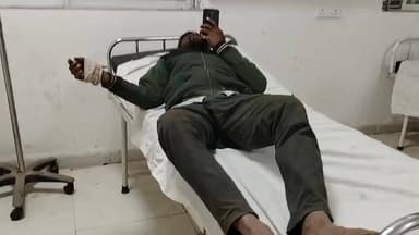 खालवा: दोपहिया वाहन फिसलने से दो लोग गंभीर रूप से घायल