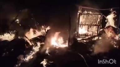 हरदोई: झोपड़ी में लगी भीषण आग, गृहस्थी का सामान जलकर हुआ राख, लोनार थाना क्षेत्र गर्रा पुल के पास की घटना, वीडियो हुआ वायरल