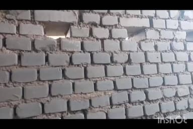 जंदाहा: जन्दाहा में पंचायत सरकार भवन निर्माण का विरोध, बहंसी सैदपुर पंचायत में घटिया सामग्री के इस्तेमाल का आरोप