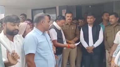 पानसेमल: पानसेमल में कांग्रेस ने सड़क पर घंटा बजाकर निकाली रैली, नगरीय प्रशासन मंत्री का फूंका पुतला