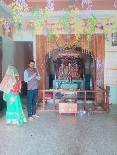 कोलारस नगर के श्री धर्मशाला हनुमान जी मंदिर पर चल रहे श्रीराम चरितमानस अखंड पाठ के कल मंगलबार के यजमान
श्री सीताराम