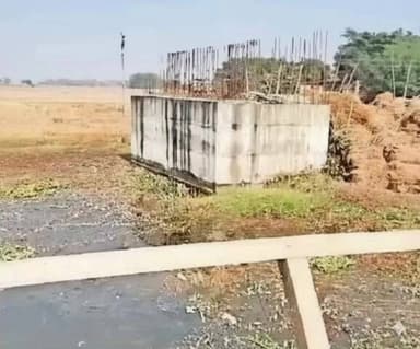 सिकटी: सिकटी -सिकटी -दहगामा-बिलायतीबाडी मार्ग पर पुल का निर्माण अधूरा, लोगों को हो रही है परेशानी