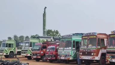 அருப்புக்கோட்டை: பிட் ஏமர் விலை உயிர்வினாலும் ஆயில் விலை உயர்வின் காரணமாகவும் போர்வெல் உரிமையாளர்கள் காலவரையற்ற வேலை நிறுத்த போராட்டத்தில் மூன்றாவது நாளாக ஈடுபாடு