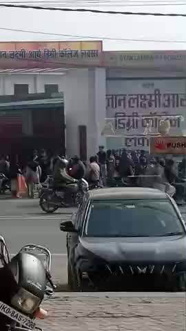 खबर लक्सर से है जो की एक भिखारी के साथ आपस में बहस होने के कारण दोनों में मारपीट होने के वे लोग की हत्या@mukesh kumar