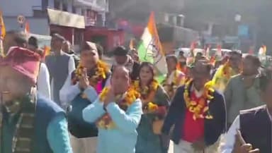 डुंडा: कांग्रेस कार्यकर्ताओं ने जिलाध्यक्ष प्रदीप रावत का ब्रह्मखाल पहुंचने पर जोरदार स्वागत किया