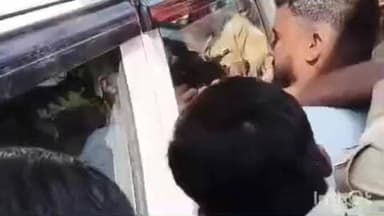 തിരുവല്ല: പുറമറ്റം പടുതോട്ടിൽ കാറിനുള്ളിൽ കുടുങ്ങിയ കുട്ടിയെ അഗ്നി രക്ഷാ സേന രക്ഷപ്പെടുത്തി