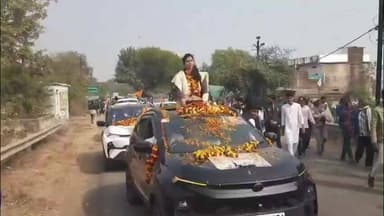 जैसीनगर: ग्राम सेमरा गोपालमन में भव्य श्रीराम कथा का शुभारंभ, 3 किमी लंबी कलश यात्रा उमड़ी