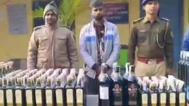 सुगौली: सुगौली पुलिस ने वाहन के तहखाने में छिपाकर ले जा रहे तस्कर को भारी मात्रा में विदेशी शराब के साथ किया गिरफ्तार