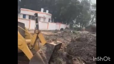 रामनगर: गगियापुर गांव में खलिहान की जमीन से जेसीबी द्वारा अवैध अतिक्रमण हटाया गया