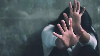 কলকাতা: ফের খাস কলকাতায় বন্ধুত্বের আড়ালে লালসা! পার্টির রাতে কলেজছাত্রীকে ধর্ষণের অভিযোগে গ্রেপ্তার যুবক