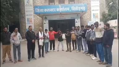 चित्तौड़गढ़: राजीव गांधी पार्क के ठेला व्यापारियों ने एसपी को ज्ञापन सौंपकर चौथ वसूली रोकने की मांग की