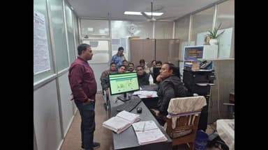 মহিষাদল: মাধ্যমিক পরীক্ষার্থীদের বাস পরিষেবা ফ্রী করলো জানালেন বাস সংগঠনের সম্পাদক শিবপ্রসাদ বেরা মহিষাদলে