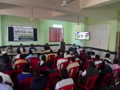 फरसगांव: कृषि विज्ञान केंद्र में मृदा स्वास्थ्य पत्रक अनुरूप उर्वरक उपयोग पर एक दिवसीय प्रशिक्षण एवं जागरूकता कार्यक्रम आयोजित