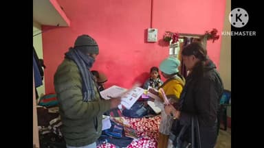 पदमा: धंधरी में शिक्षकों ने विद्यार्थियों के घर पहुंचकर अध्ययन कार्य का निरीक्षण किया, बच्चों को गृह कार्य दिया