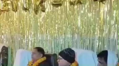 बल्दीराय: कूरेभार में 36 वर्षों की सेवा के बाद चीफ फार्मासिस्ट राधेश्याम मौर्या को दी गई भावभीनी विदाई