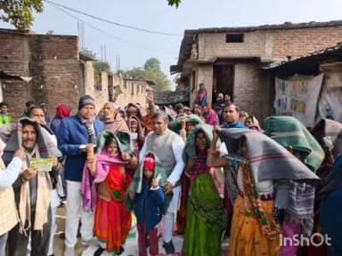 पटोरी: मोरवा विधानसभा में विधायक रणविजय साहू ने पंचायतों के गरीबों और वृद्धों के बीच कंबल वितरण किया