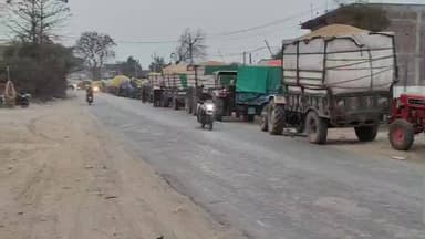 गाडरवारा: कामती के पास धान तुलाई के लिए ट्रॉली लगी हुई बड़ी संख्या में किस हो रहा है परेशान प्रशासनध्यान दें, #jansamsyaa