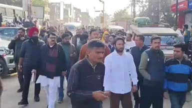 चौमूं: चोंमू में 25 दिसंबर को हुई पत्थरबाजी के बाद कांग्रेस की कमेटी टीम ने घटनास्थल का लिया जायजा, जल्द सौंपेंगे रिपोर्ट