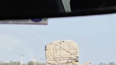 पाली: गुंदोज के निकट देखते ही देखते पलटा ट्रक, सोशल मीडिया पर वीडियो जमकर हुआ वायरल