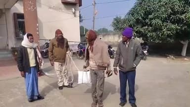 फुल्लीडूमर: फुल्लीडुमर पुलिस ने पुतरिया गांव से फरार तीन गैर-जमानती वारंटी किए गिरफ्तार