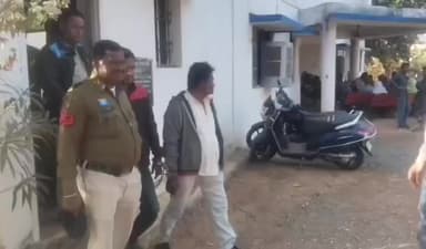 मगरलोड: स्कूटी से गांजे की तस्करी में दो गिरफ्तार, एक फरार, 9 किलो से अधिक गांजा उड़ीसा की ओर से लाया जा रहा था