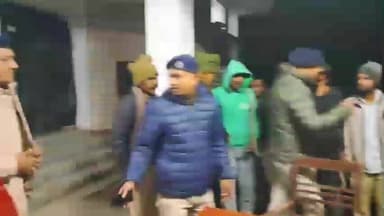 मनिहारी: निजी फाइनेंस कंपनी के कर्मी से लूटकांड: पुलिस को मिली बड़ी सफलता, सात अपराधी गिरफ्तार, रुपये भी बरामद
