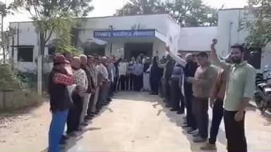 सीमलवाड़ा: टीएसपी क्षेत्र में पंचायत चुनावों में आरक्षण हटाकर रोटेशन प्रणाली लागू करने के लिए समता आंदोलन समिति ने सौंपा ज्ञापन